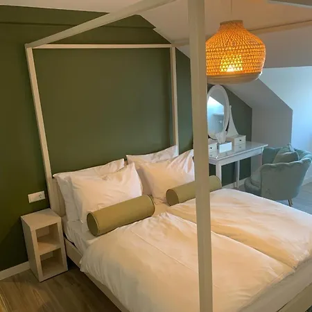 Maison Viktoria 4* Augsburg