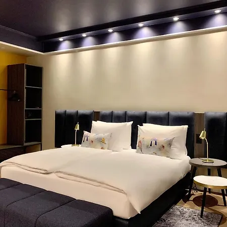 Maison Viktoria 4* Augsburgo