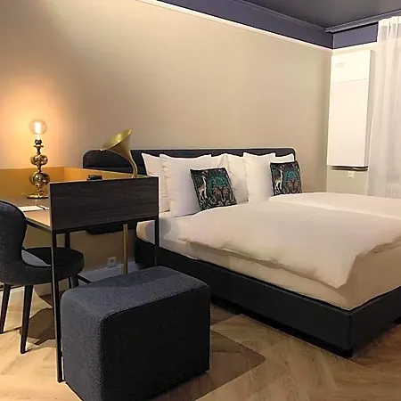 Готель Maison Viktoria 4*